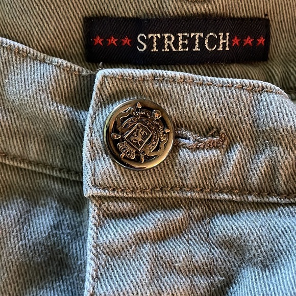 Bill Blass Stretch khaki shorts! Perfect for Spring and Summer. Versatile. - Picture 5 of 5